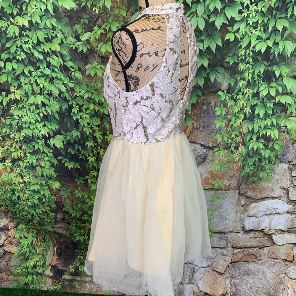 ENTRY French Vanilla Sequined Tulle Dress, Juniors Large/Women's Small - Picture 7 of 12